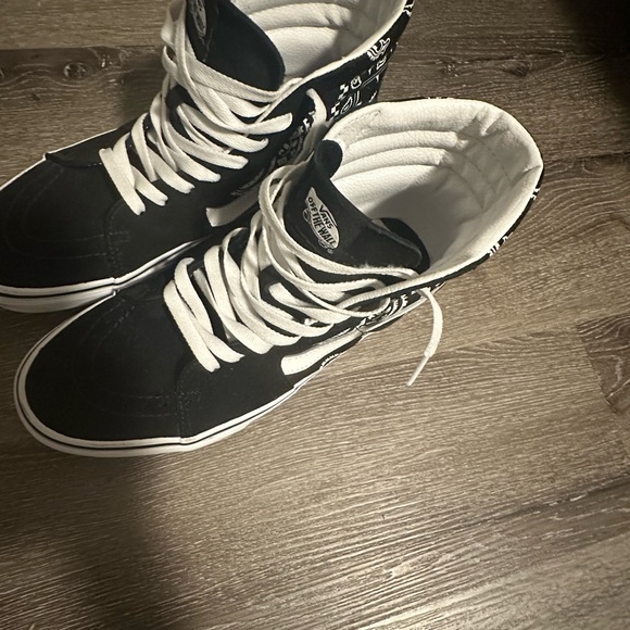 VANS Peace Paisley Sk8-Hi Shoes. - Picture 2 of 5